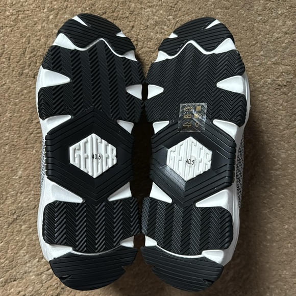 GORGEOUS Kurt Geiger Slip On Sneakers - Picture 4 of 8